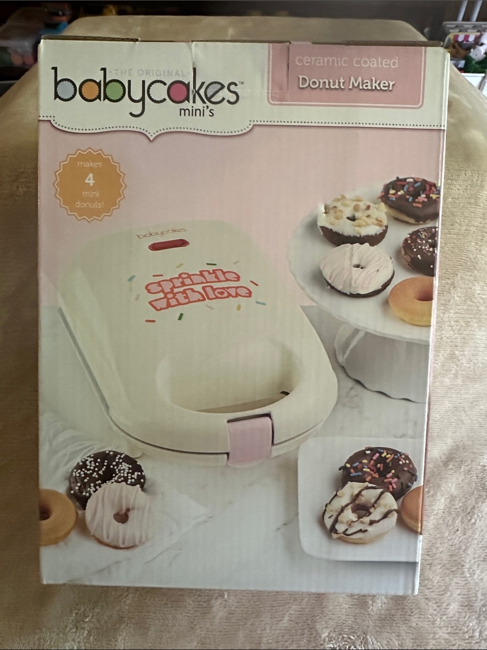 Babycakes mini Ceramic Coated Donut Maker - White with Pink Accent